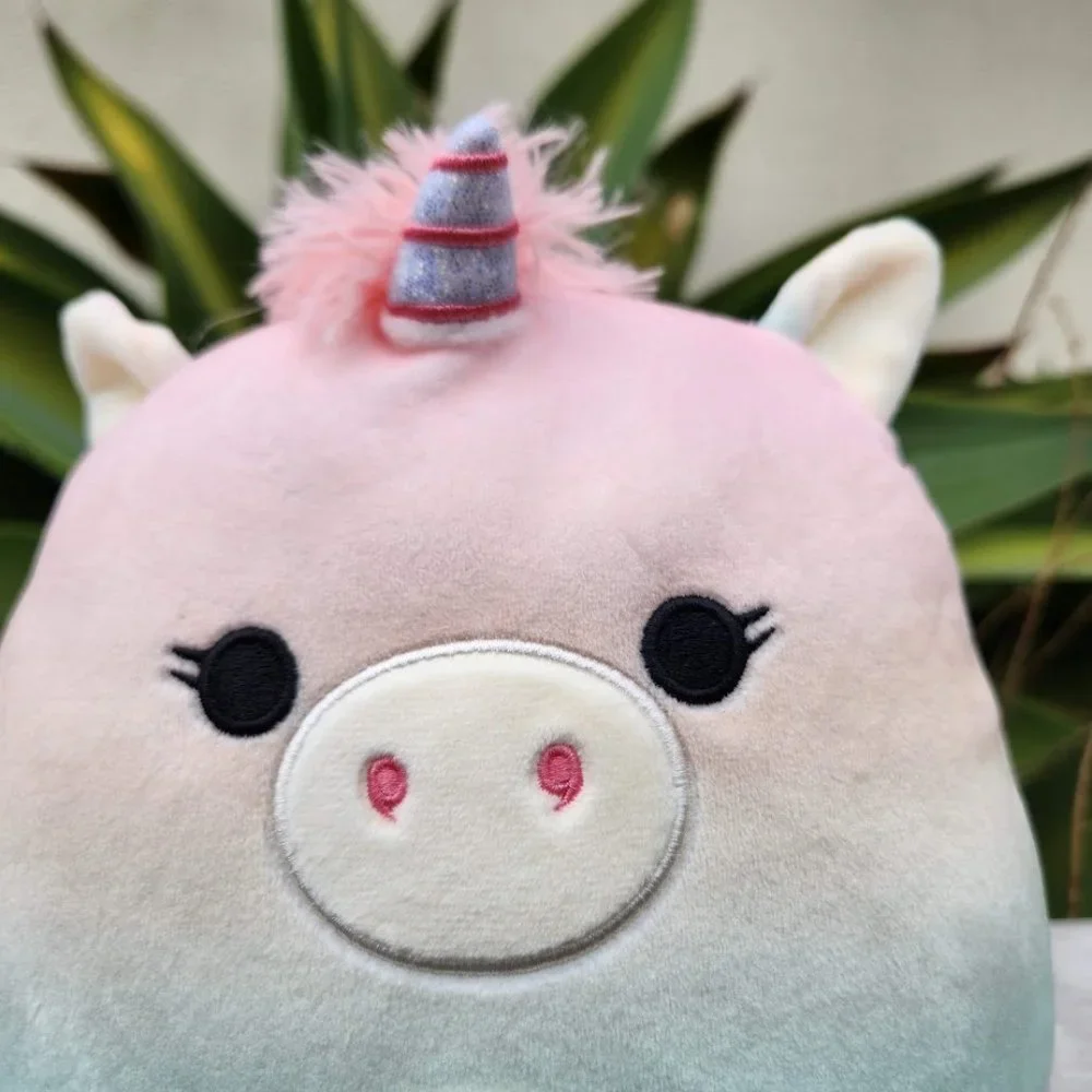 Squishmallows bevalee unicorn